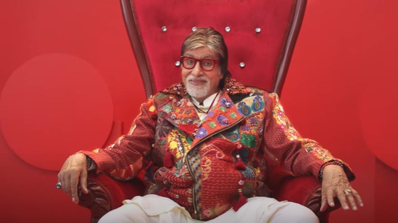 The badshah of brand endorsements, Amitabh Bachchan has been the face of brands as varied as Cadbury’s Dairy Milk, Navratna Oil, Dr. Fixit, Gujarat Tourism, Mankind, Pepsi, Rin, Ghari Detergent, upGrad, Flipkart, Tata Sky, Cycle Agarbatti, FirstCry, Tanishq and Kalyan Jewellers. He's pictured here in a new Dabur Red ad.