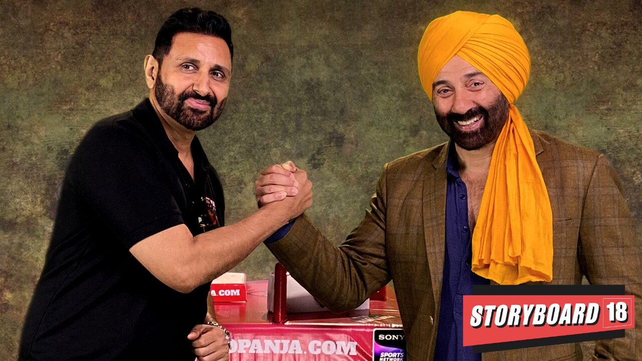 The founders of Pro Panja League, Parvin Dabas and Preeti Jhangiani are well known Bollywood actors so it is not surprising that they collaborated with Bollywood for the first season of the league.