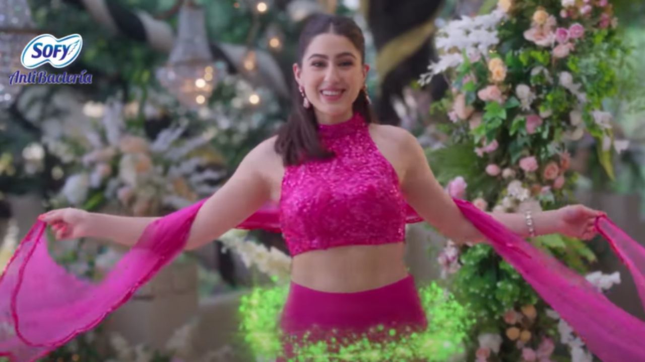 Sofy's long-hour leakage protection ensures that Sara Ali Khan can conquer each day without the concern of leakage, smell, or bacteria. (Still from the campaign)