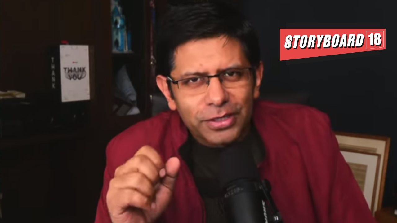 Akash Banerjee said, “There are many creators who would tell you that on Facebook, if you have something which is antithetical, which is a little bit anti -establishment, those posts seem to not do well, they seem to be suppressed. (Image via Youtube by @TheDeshbhakt)