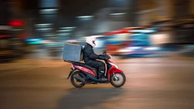 Fast deliveries, uneven pay: Hiring surge and pay divide in the quick-commerce economy