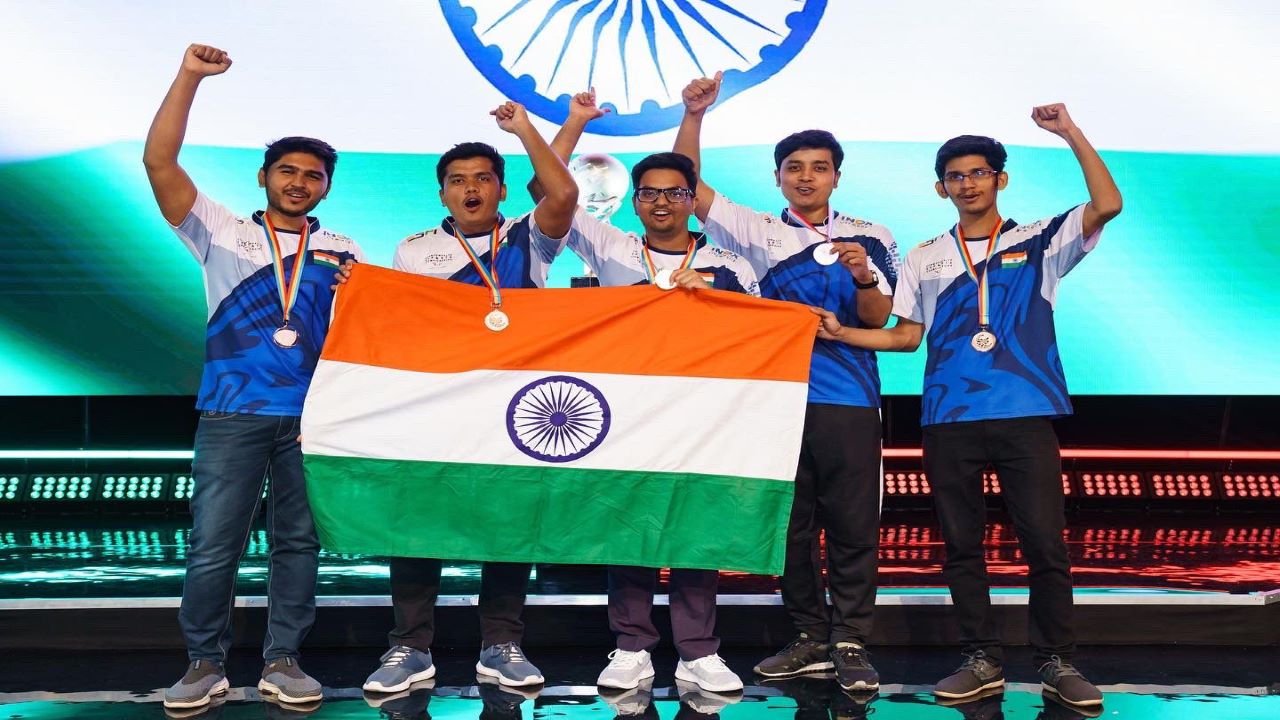 Indian DOTA 2 Team Winning Bronze Medal at Commonwealth Esports Championship 2022